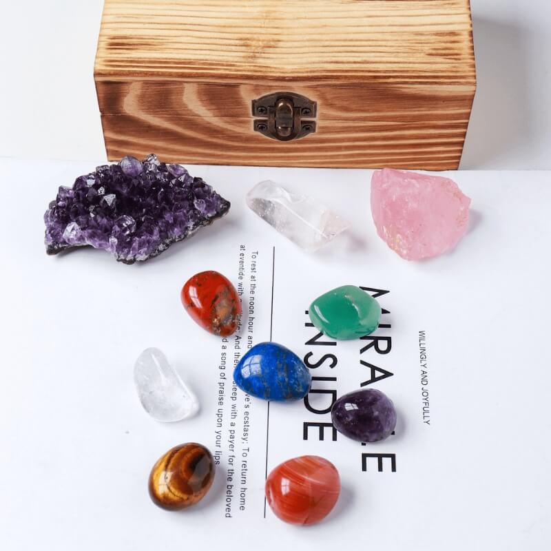 Crystal Box - Set of 7 Chakra Stones, Rose Quartz & Amethyst Cluster